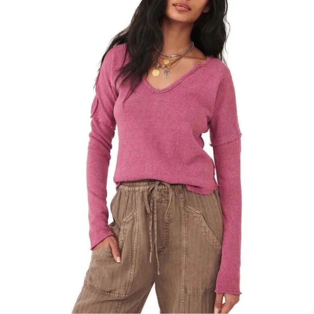 FREE PEOPLE | Come And Get It V-Neck Top Womens M Pink We The Free Raw Edge Tee